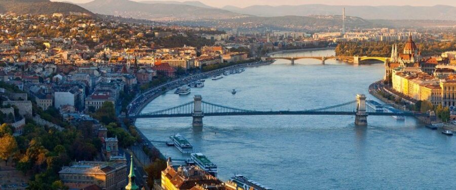 Budapest: Half-Day Highlights Small Group Private Tour - Who Will Get the Most From This Tour?