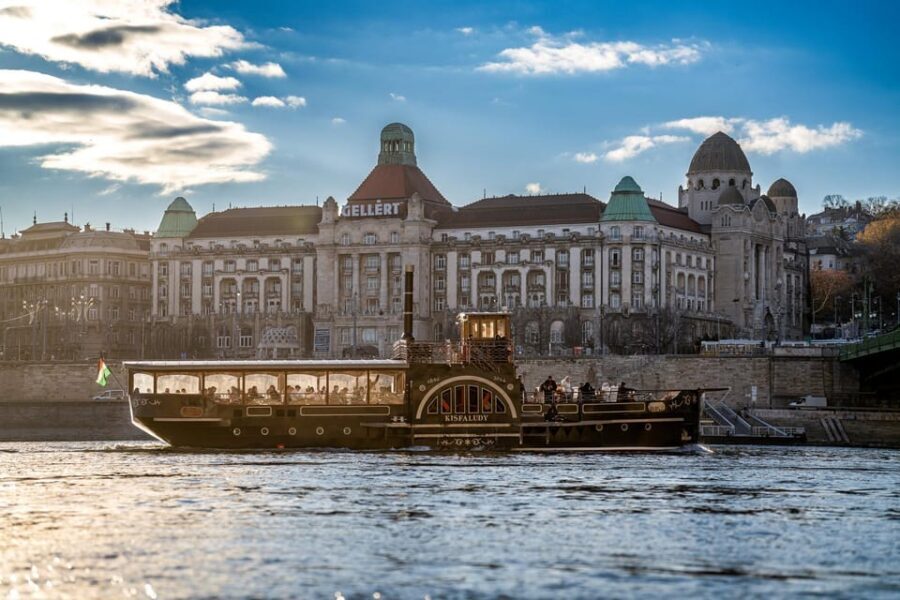 Budapest: Historic Cruise with Welcome Drink - FAQ