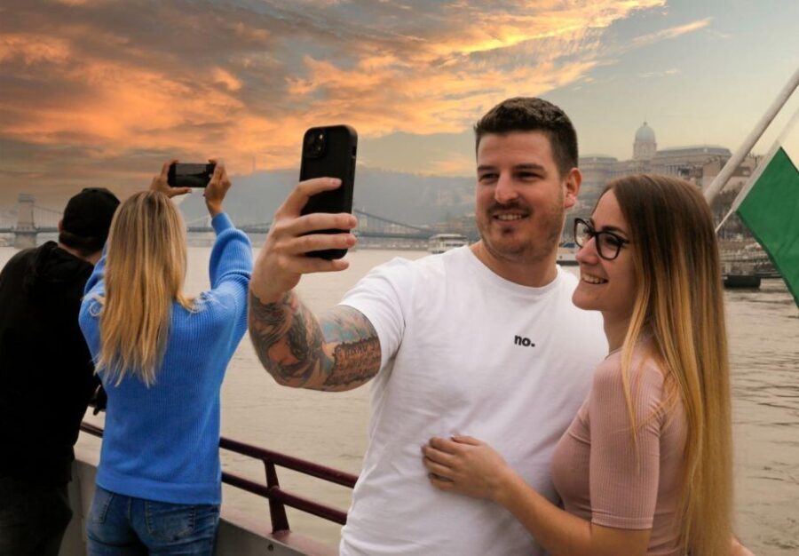 Budapest: Nighttime or Daytime Sightseeing Cruise - Who Should Consider This Cruise