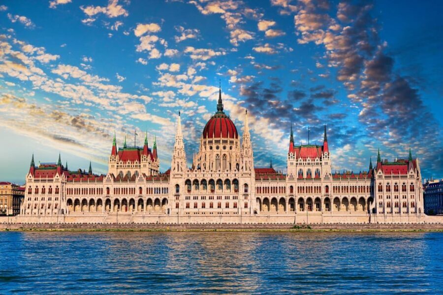 Budapest Old Town and Top Attractions Private Walking Tour - What’s Included & What’s Not