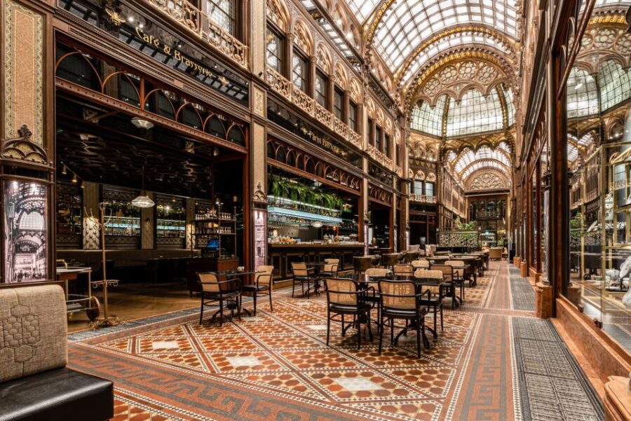 Budapest: Párisi Passage Restaurant 3-Course Menu - The Itinerary and Atmosphere