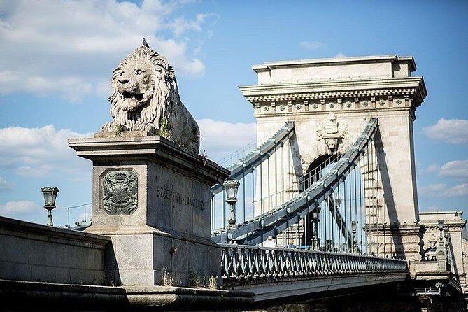 Budapest PRIVATE city tour and FOOD TOUR in Central Market Hall - Who Should Consider This Tour?