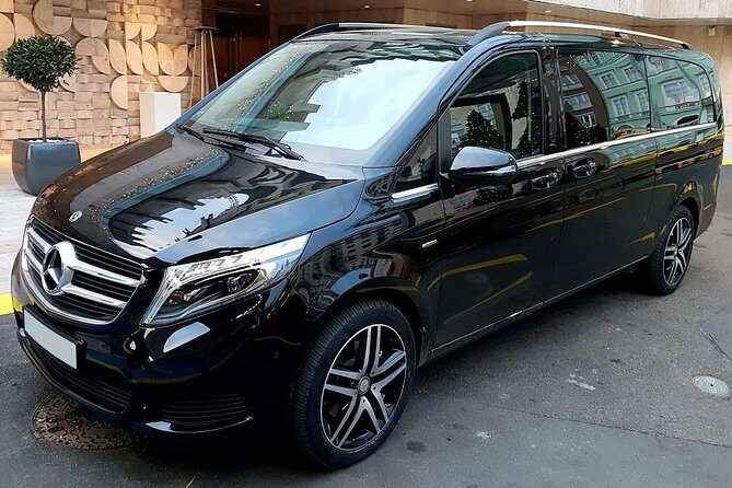 Budapest Private Round Trip Airport Transfer in a Luxury Car - The Itinerary: What to Expect