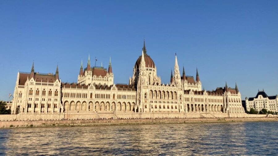 Budapest: Private Sightseeing Tour by car - The Sum Up