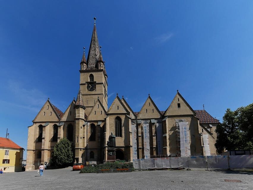 BV03-Sibiu & Transfgran:Medieval Charm &Mountain Thrills - Who Will Love This Tour?