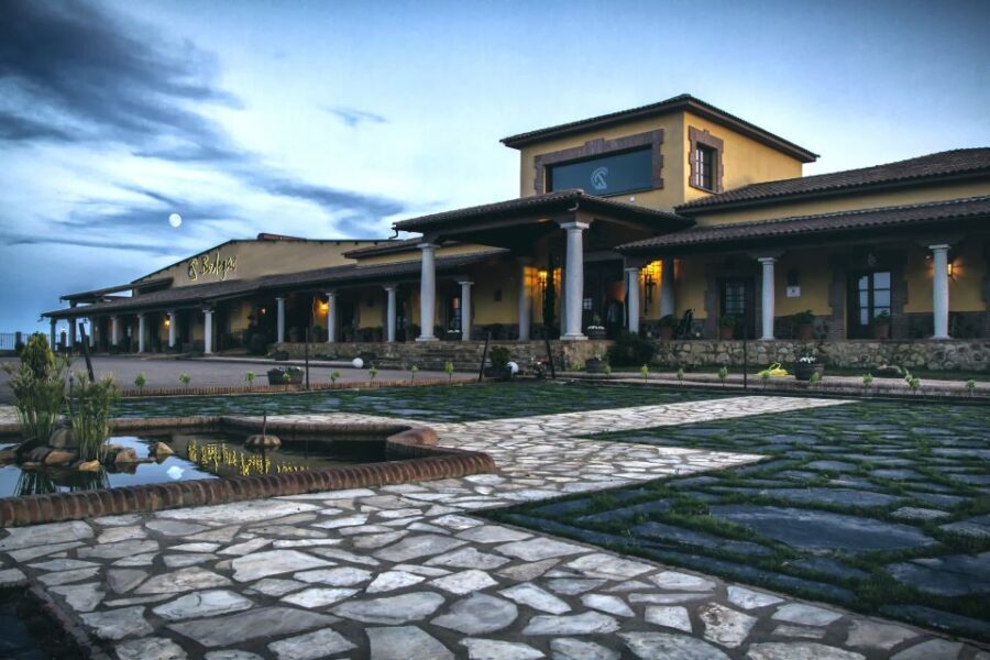 Cáceres: Winery Tour and Wine Tasting with Local Guide - Why This Tour Offers Good Value