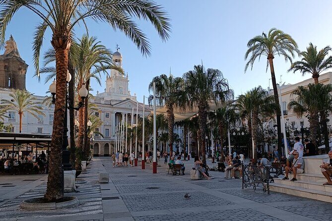 Cadiz Food Tour: Tapas, Drinks and Delights with a Local - Who Will Love This Tour?