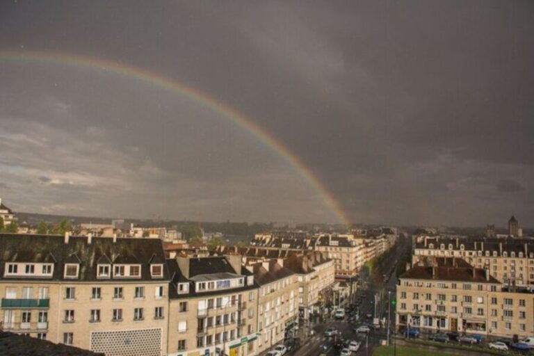 Caen: Private custom tour with a local guide - Authentic Experiences vs. The Reality