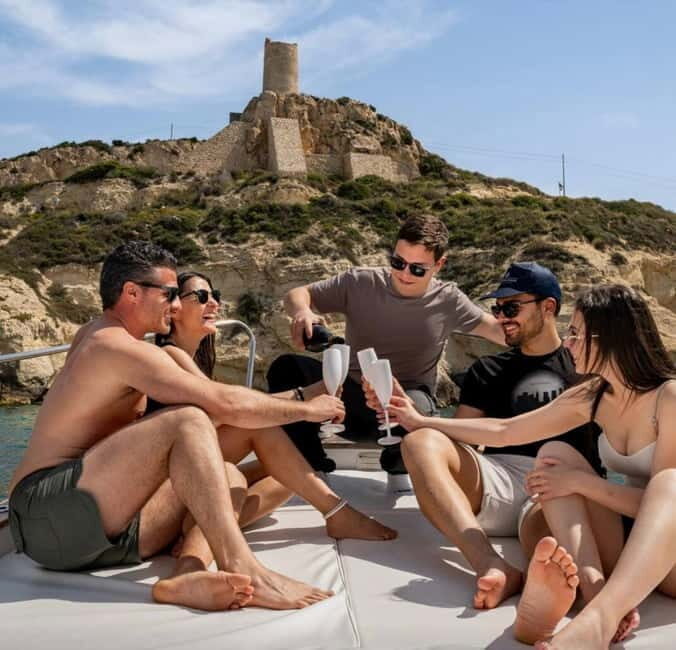 Cagliari la dolce vita escursione in catamarano - What’s Included and What’s Not