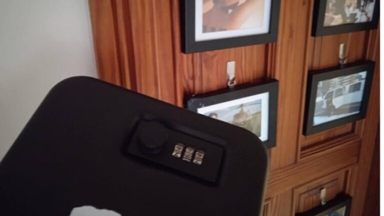 Cala Millor: Escape Room "The millionaire's villa", fun game - Key Points