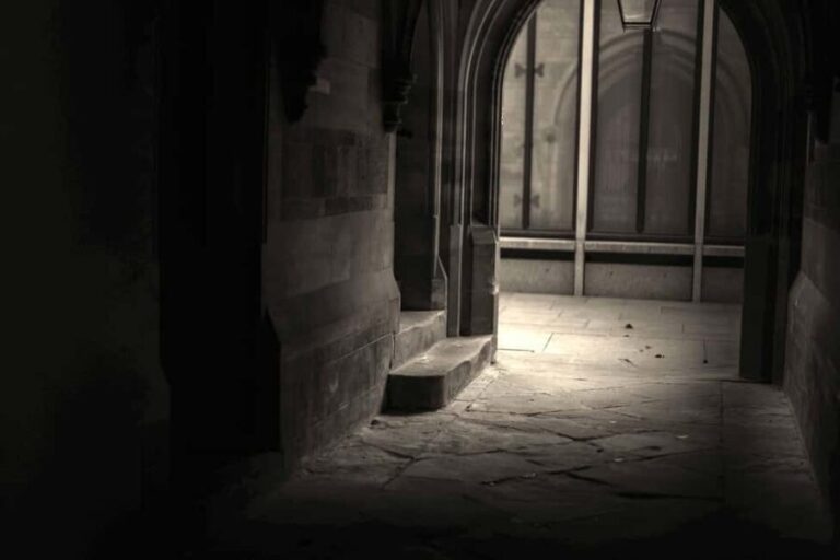 Cambridge: Alumni-led Ghost Tour - The Authenticity and Engagement of the Guides