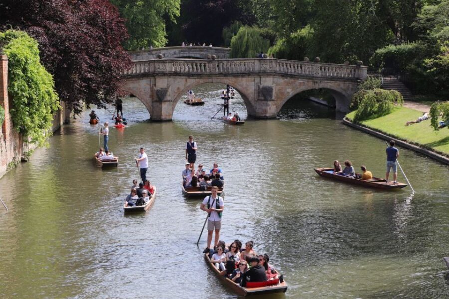 Cambridge: Private Chauffeured Punting Tour - Why Choose a Private Chauffeured Punting Tour?