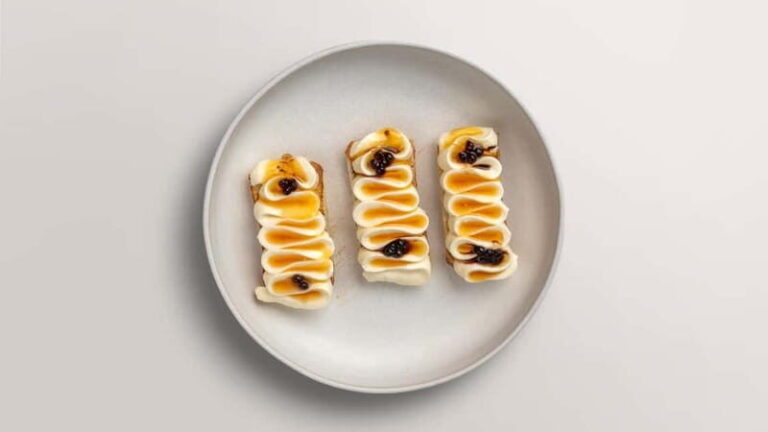 Candlelight dinner for two - Italian night in Berlin - The Value of This Experience