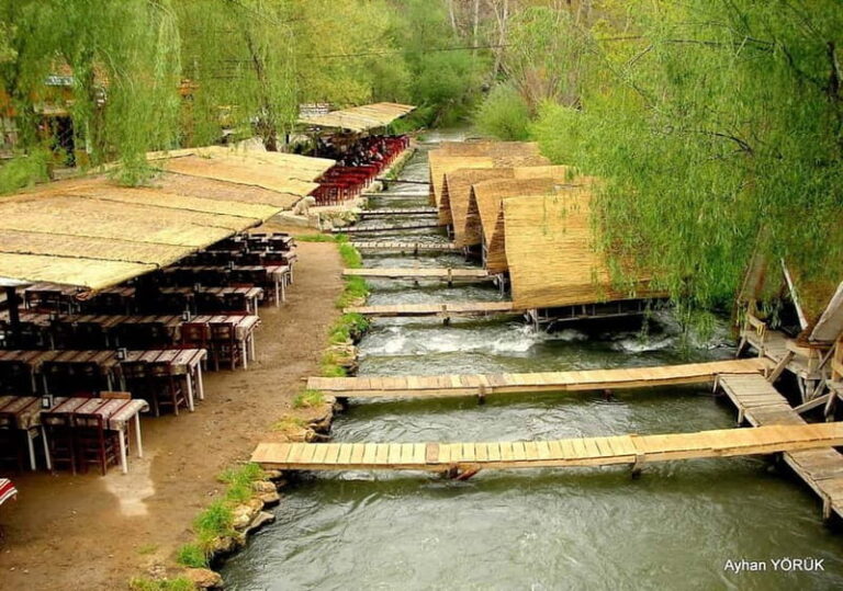 Cappadocia: Guided Green Tour with Lunch and Tickets - First Stops: Panoramas and Pigeon Valley