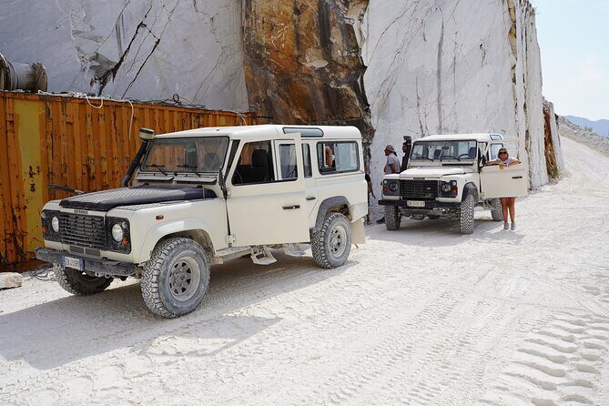 Carrara: Exclusive Marble Cave Tour Adventure in a 4x4 - Inside the Marble: What You’ll See