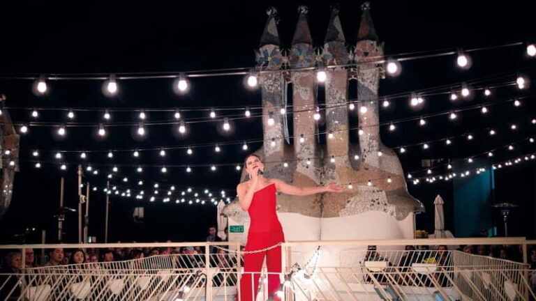 Casa Batlló Night Visit with Live Music on the Roof Terrace - The Rooftop Concert: A Highlight of the Evening