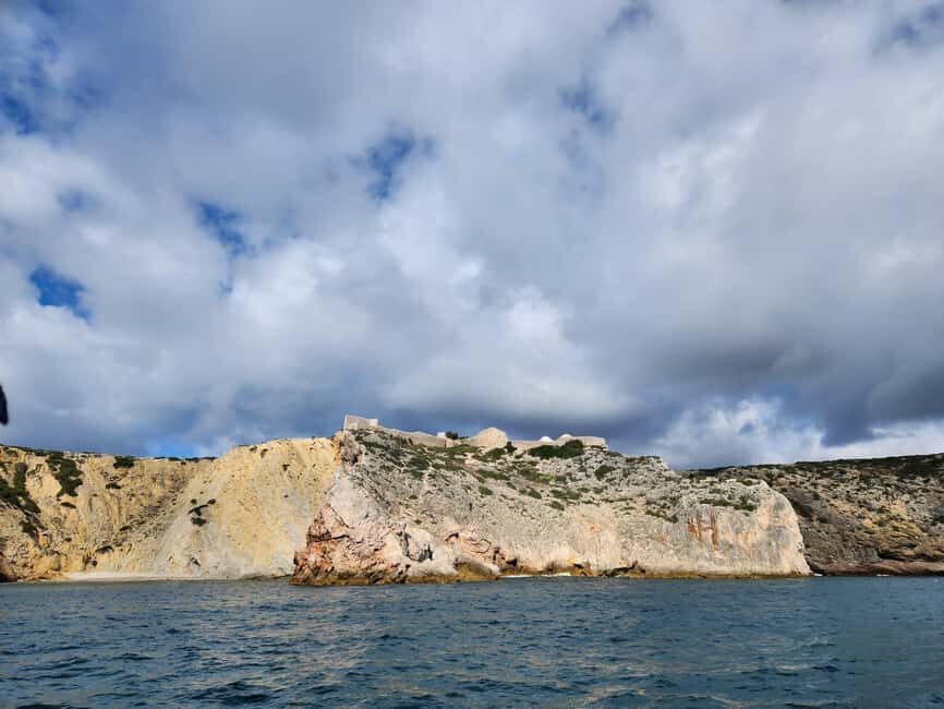 Cascais/Portimão: Private Yacht Cruise with Drinks - The Experience: Setting Sail from Cascais or Portimão