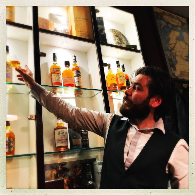 Casks & Chronicles: A Day Trip of Whisky Distilleries - Transport and Comfort