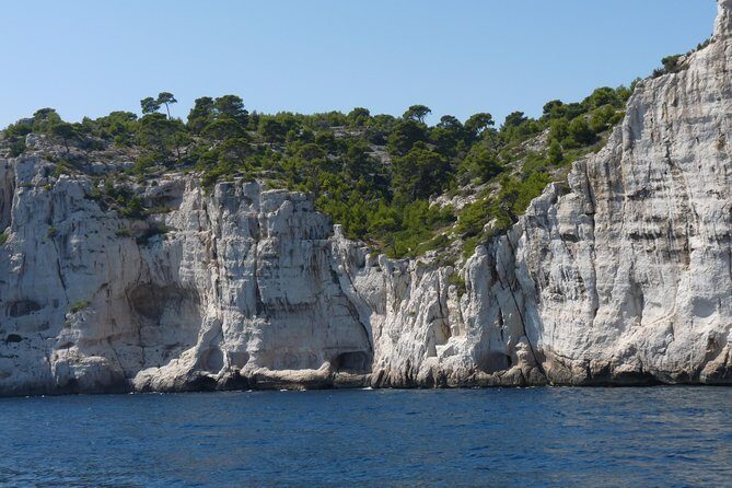 Cassis and Aix en Provence Sightseeing Tour from Marseille - Transportation and Group Size