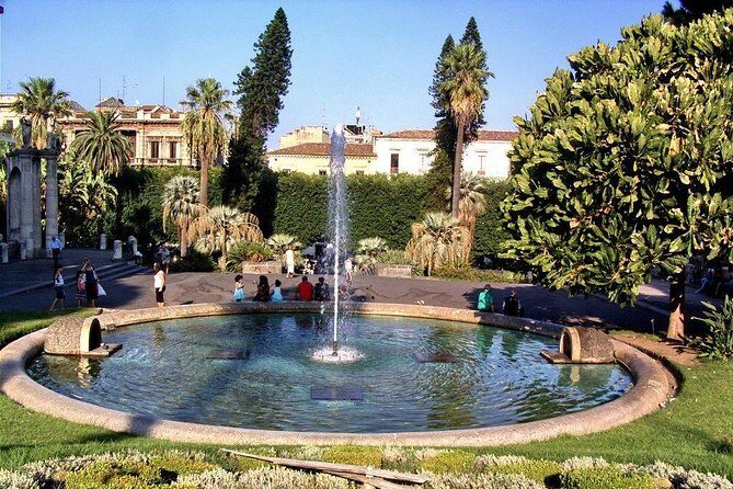 Catania Private Walking Tour with "Arancino and Cannolo" Tasting - Exploring Catania: The Itinerary in Detail