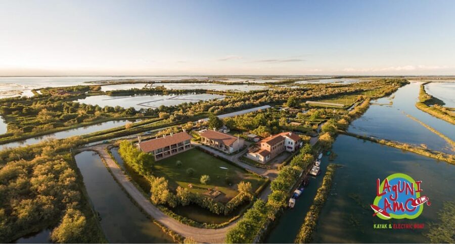 Cavallino: Kayak Tour with La Barena Aperitif - Paddling Through the Lagoon Valleys