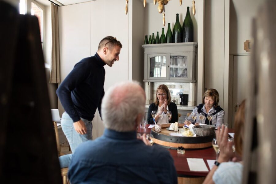 Champagne: Champagne Tasting Class with Lunch - An In-Depth Look at the Champagne Experience