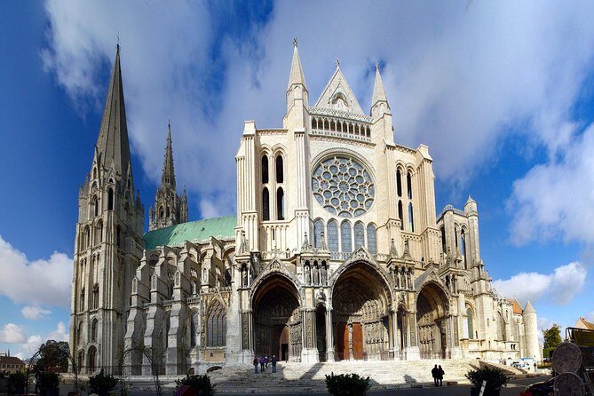 Chartres Cathedral 5 Hours Tour from Paris with Private Transport - Who Should Consider This Tour?