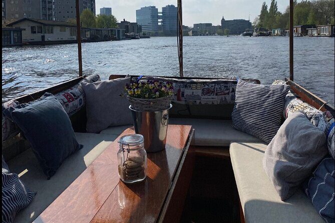 Cheese and wine cruise: Savor Amsterdams beauty and flavors - FAQs