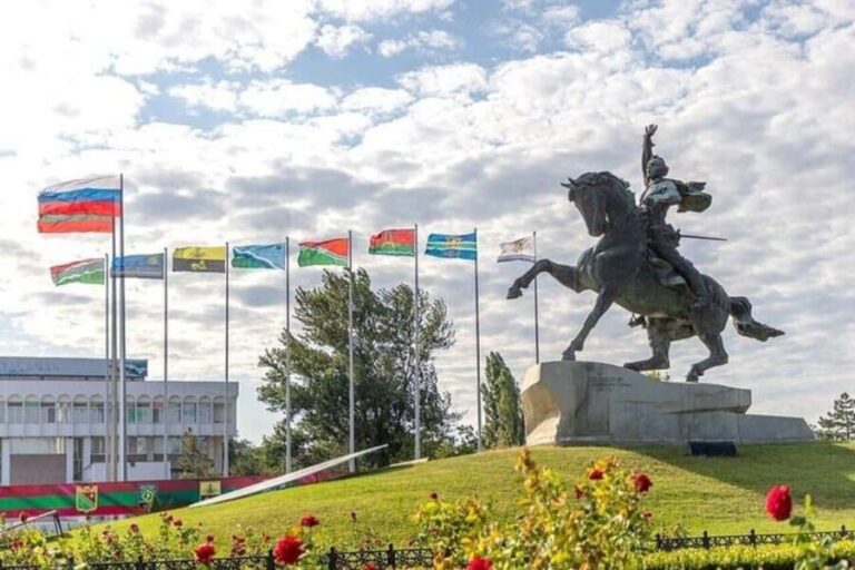 Chiinu: Transnistria Back in the USSR Tour - Authenticity and Insider Insights
