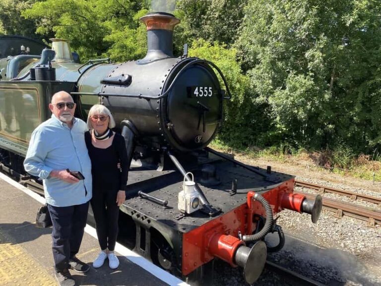 Chinnor: Chiltern Hills Steam Train Ride - An In-Depth Look at the Chiltern Hills Steam Train Ride