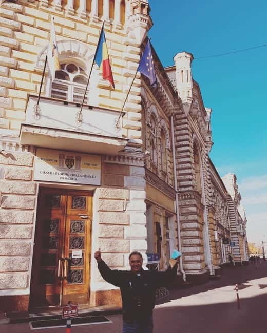 Chisinau: Discover City Highlights with a Walking Tour - A Day in the Life: Breakdown of the Itinerary