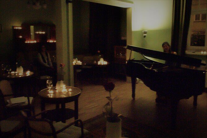 CHOPIN - Painted by Candlelights with Wine: Warsaw Concert - Who Will Enjoy This Experience?