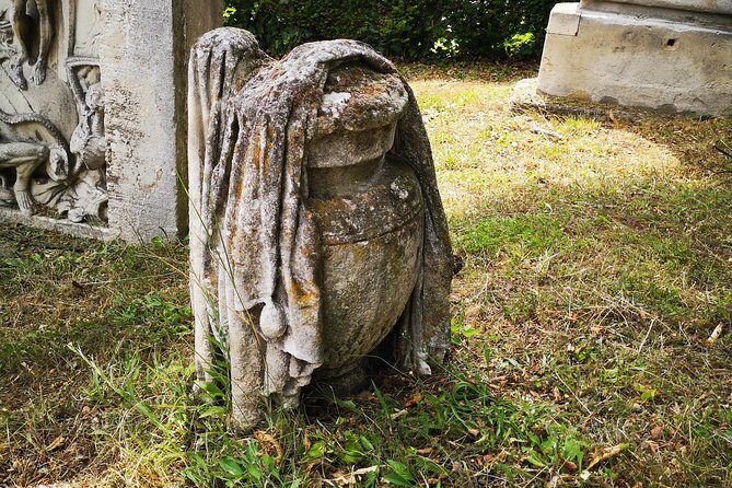 City of the dead - Central Cemetery with Sandra Blum - FAQs