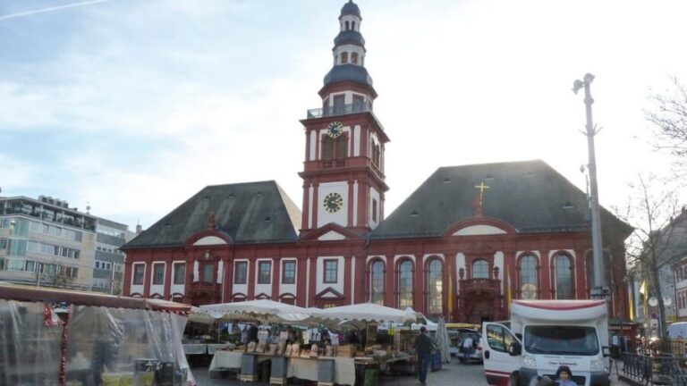 City tour Mannheim: With Bertha Benz through the city of inventors - costume tour - Who Should Consider This Tour