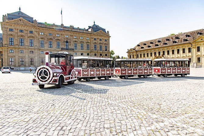 City tour through Würzburg with the Bimmelbahn - Group Size and Comfort
