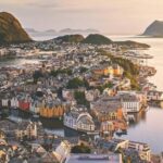 City walk in Ålesund: Art Nouveau, sea views, and insider tips - Detailed Breakdown of the Itinerary