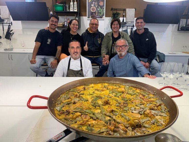 Class of Valencian Paella with welcome drinks and tapas - What to Expect During the Class