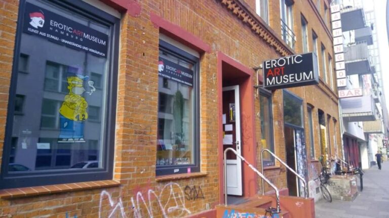 Cocktails, guns, cavaliers an evening with the Peaky Blinders. - The Dive into the Experience