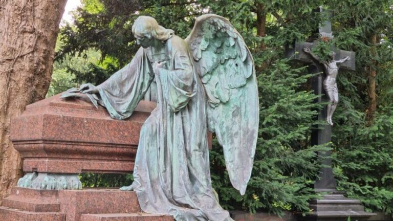 Cologne: Melaten Cemetery Celebrities and Curiosities - Practical Information