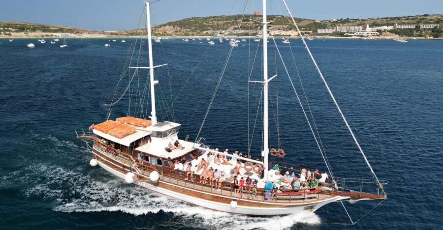 Comino Island , Blue lagoon, Crystal Lagoon & Gozo & Caves - Feedback from Past Travelers