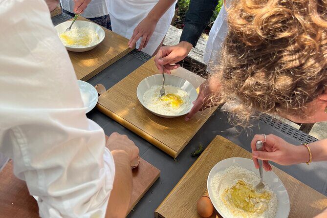 Cooking Class with Italian Mamma in Pompeii - Why This Tour Works Well