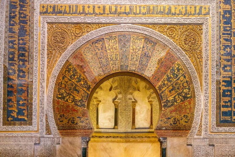 Córdoba: Mosque, Jewish Quarter & Tour with Ticket - Exploring the Mosque-Cathedral of Córdoba