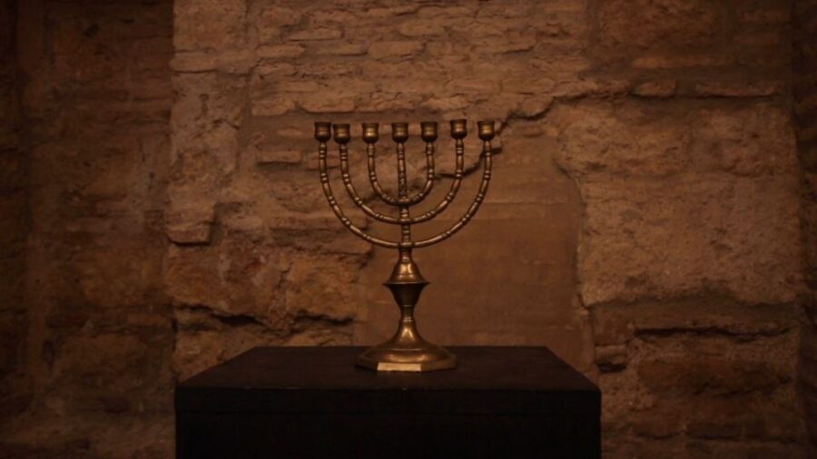 Córdoba: Mosque, Synagogue, and Jewish Quarter Walking Tour - Inside the Córdoba Synagogue