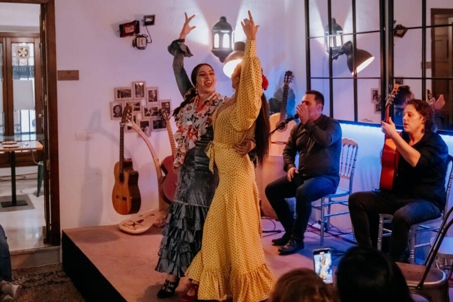 Córdoba: Tablao Flamenco at Doble de Cepa with Optional Meal - Who Should Consider This Flamenco Tour?