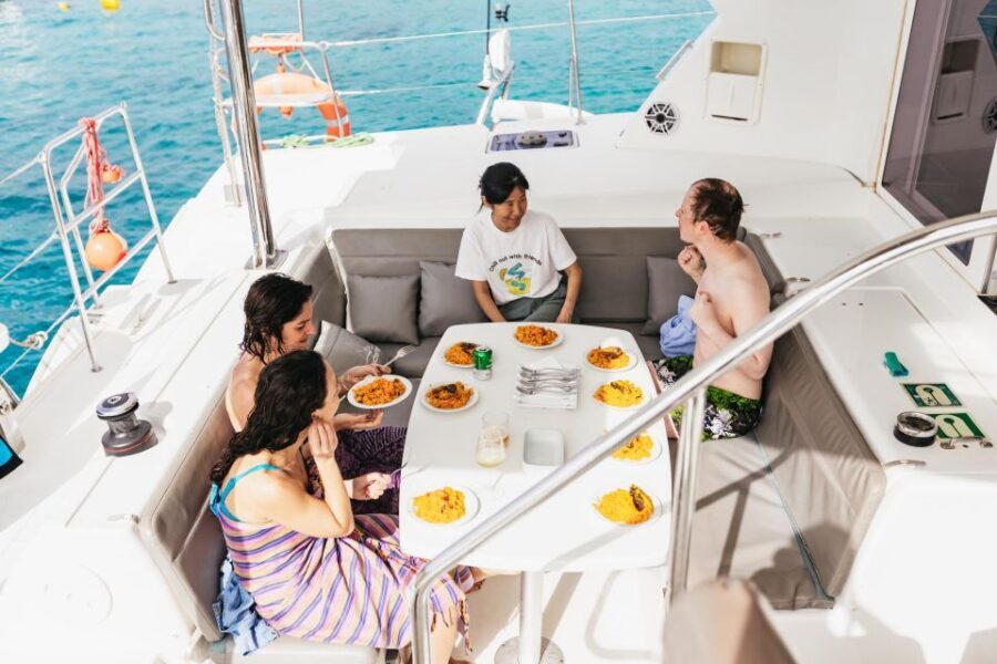 Corralejo: Lobos Island Catamaran Tour with Drinks & Snorkel - What Makes This Tour Stand Out?