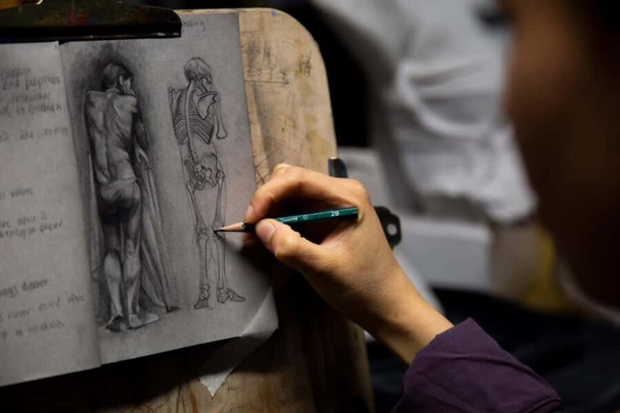 Covent Garden: Drawing Class with a Professional Artist - Practical Details and Logistics