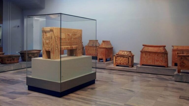 Crete: Knossos E-Ticket with Audio Guide & Optional Museum - Who Should Consider This Tour?