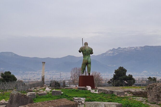 Day on a private and guided tour of Pompeii and Naples with lunch - The Sum Up