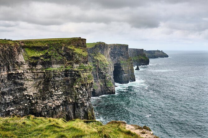 Day trip to Cliffs of Moher, Bunratty Castle and Ennis - Guides and Overall Experience