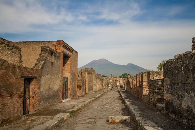 Daytrip from Rome to Pompei and Sorrento - A detailed look at this Rome day trip to Pompeii and Sorrento